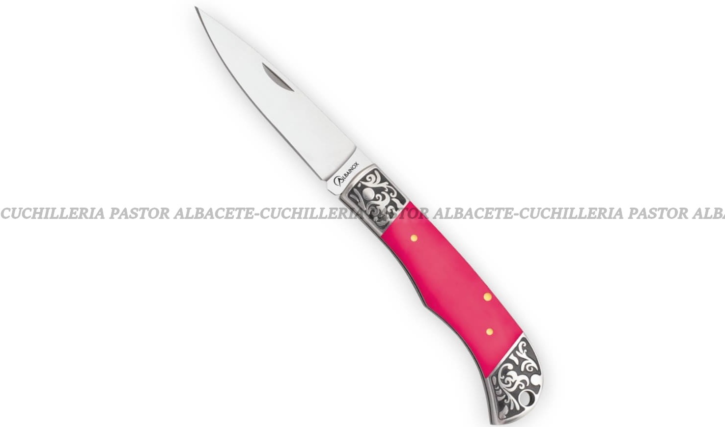 La Albainox 25348 es una navaja de bolsillo que combina elegancia clásica y funcionalidad, ideal para quienes buscan una herramienta fiable con un diseño atractivo. Su hoja de acero inoxidable de 8 cm ofrece buena resistencia a la corrosión y un rendimiento óptimo en tareas cotidianas. El mango está fabricado en Acrílico Rosa, un material resistente y duradero que proporciona un agarre cómodo y seguro. Destaca por su virola decorada en acero inoxidable, que aporta un toque distintivo y elegante, convirtiéndola también en una excelente opción para colección o regalo. Gracias a su tamaño equilibrado, es perfecta para llevar en el bolsillo y utilizar en el día a día. Características principales Navaja Albainox Hoja de acero inoxidable Longitud de hoja: 8 cm Mango Acrílico Rosa Virola decorada en acero inoxidable Diseño clásico y elegante Uso cómodo y práctico Medidas Hoja: 8 cm Mango: 9,6 cm Longitud total: 17,6 cm