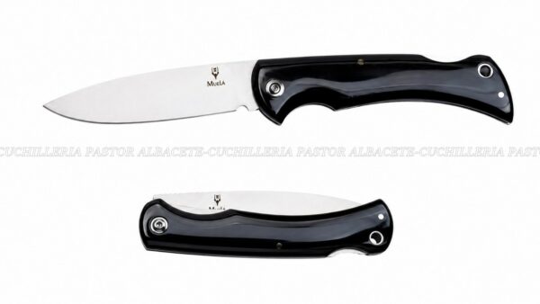 Navaja Muela BX-9M  representa la combinación perfecta entre tradición cuchillera, diseño elegante y funcionalidad profesional.