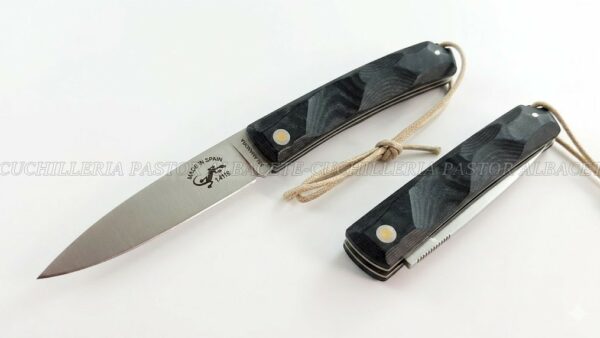 Navaja Artesanal Salamandra 102101 – Elegancia y Funcionalidad en Micarta Negra