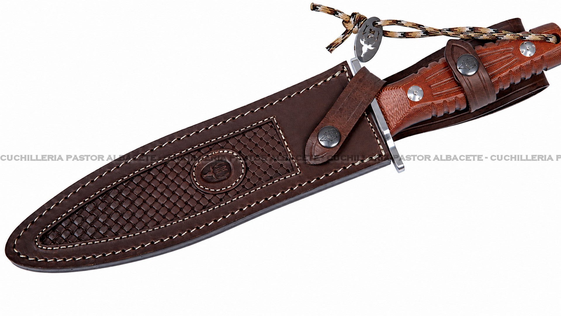 Muela DG-21R es una daga de caza y remate de alta gama diseñada para cazadores exigentes y coleccionistas que buscan calidad, resistencia y tradición artesana española.