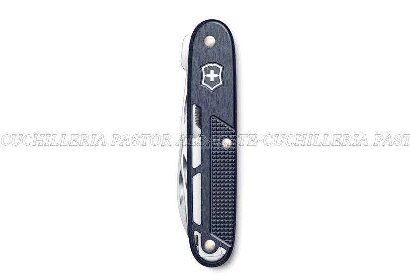 El Victorinox Synergy Alox Azul es una navaja de bolsillo compacta, resistente y funcional, diseñada para quienes buscan una herramienta práctica para el día a día.