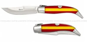 La Navaja Clásica Albainox Bandera de España combina la tradición de las navajas españolas con un diseño distintivo y elegante.